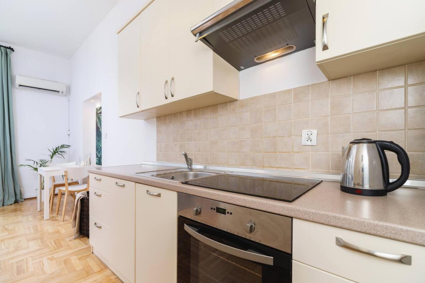 Private Parking - Old Town - Sw Krzyza 16 Street Apartment Krakow Ngoại thất bức ảnh